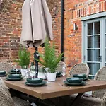 Riverside House - A Truly Unique Stay For 8 Guests