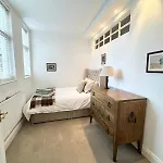 Modern 2 Bed With Parking In Marlow