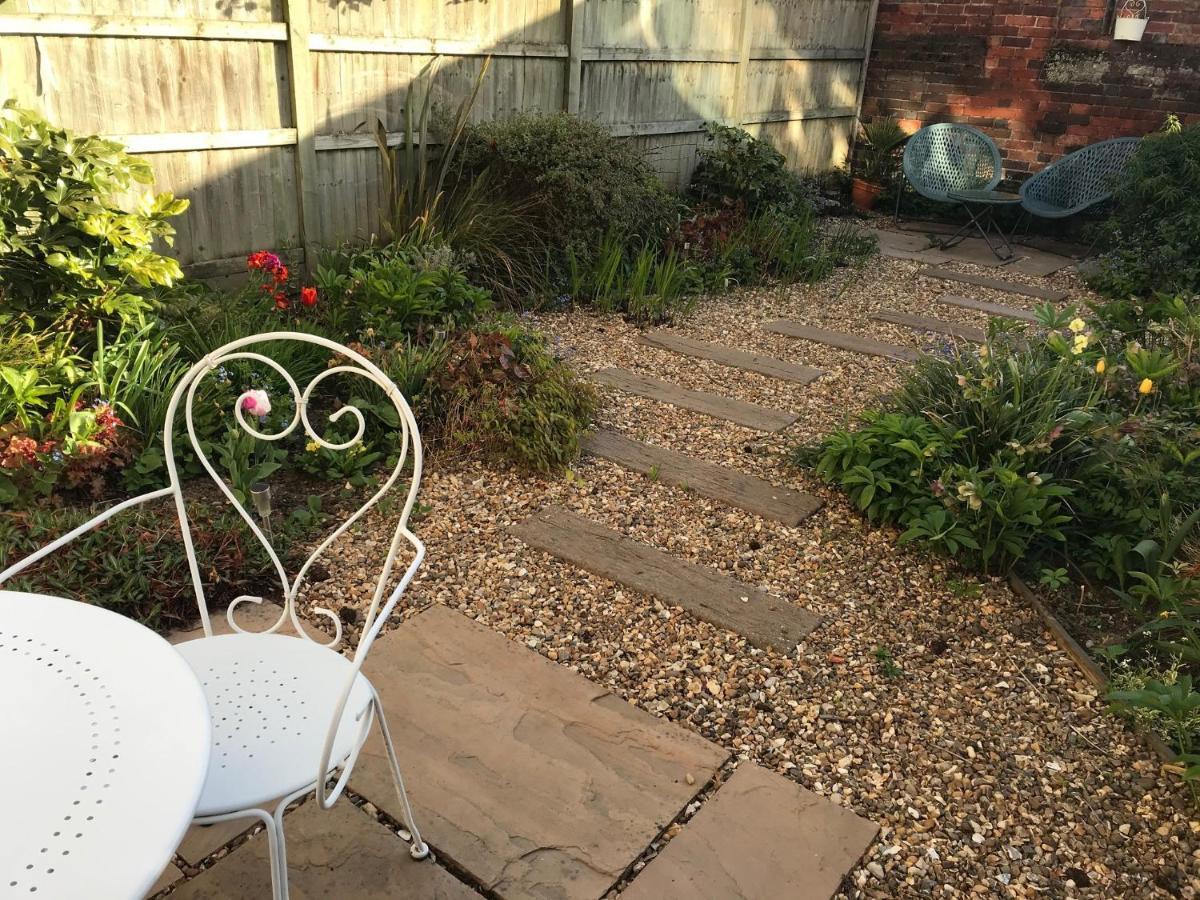 Bed & Breakfast Garden *
