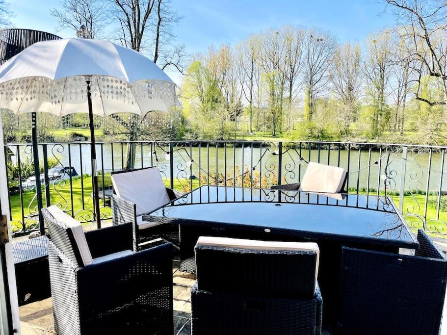 Stunning Riverside With Fantastic Views Holiday home Marlow (Buckinghamshire)