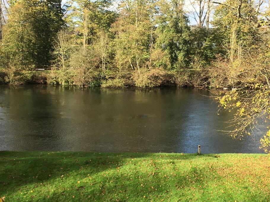 Stunning Riverside With Fantastic Views *