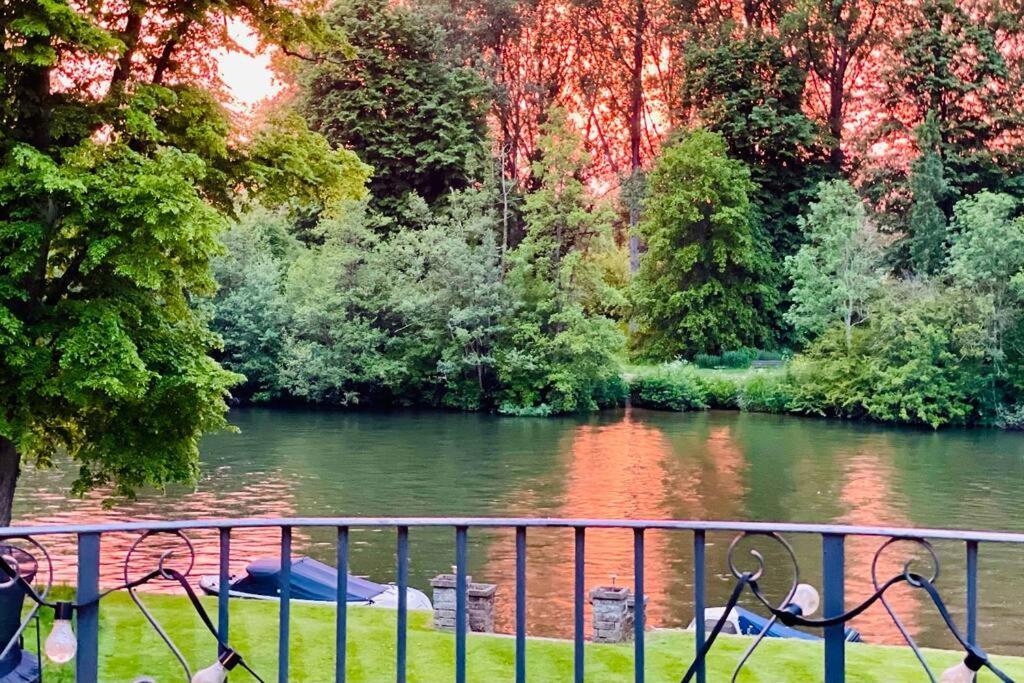 Stunning Riverside With Fantastic Views Holiday home Marlow (Buckinghamshire)