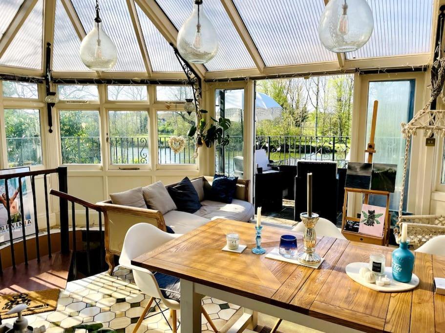Holiday home Stunning Riverside With Fantastic Views *