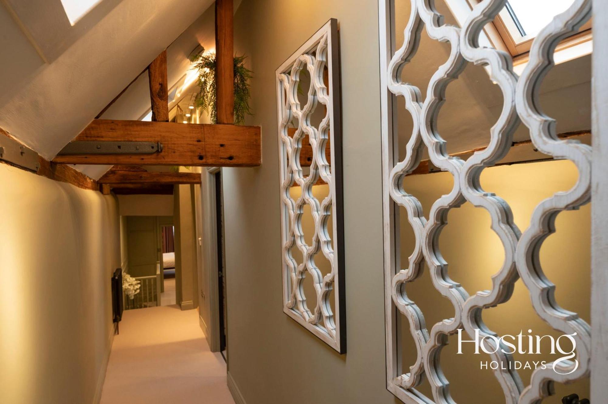 Riverside House - A Truly Unique For 8 Guests