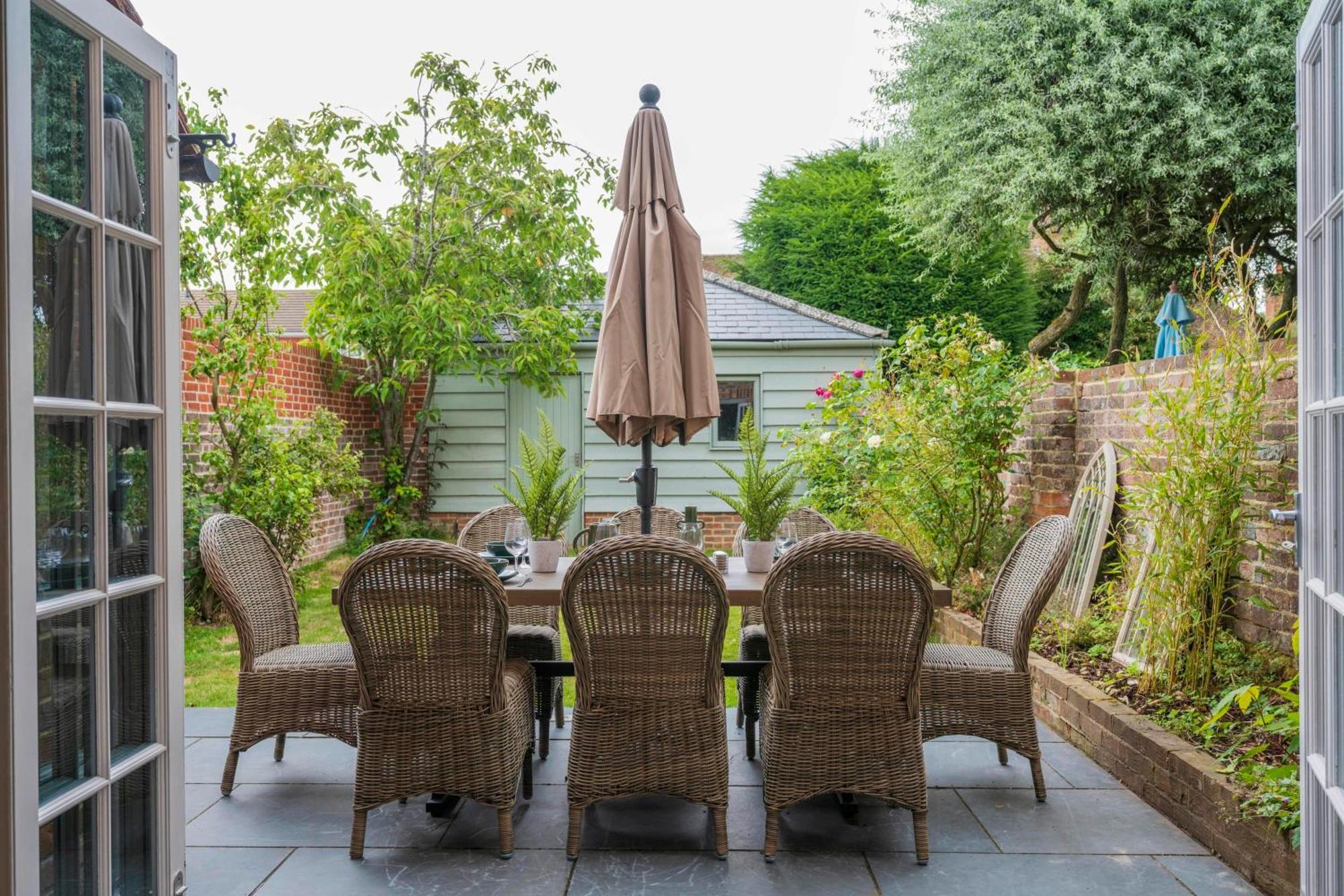 Riverside House - A Truly Unique For 8 Guests Holiday home