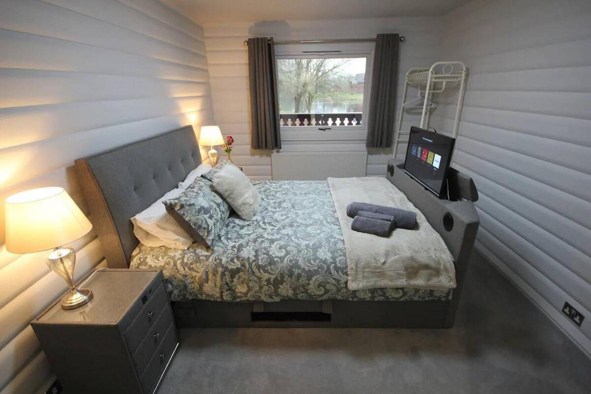 Private Estate Lodge-cabin Near River Thames Marlow (Buckinghamshire)