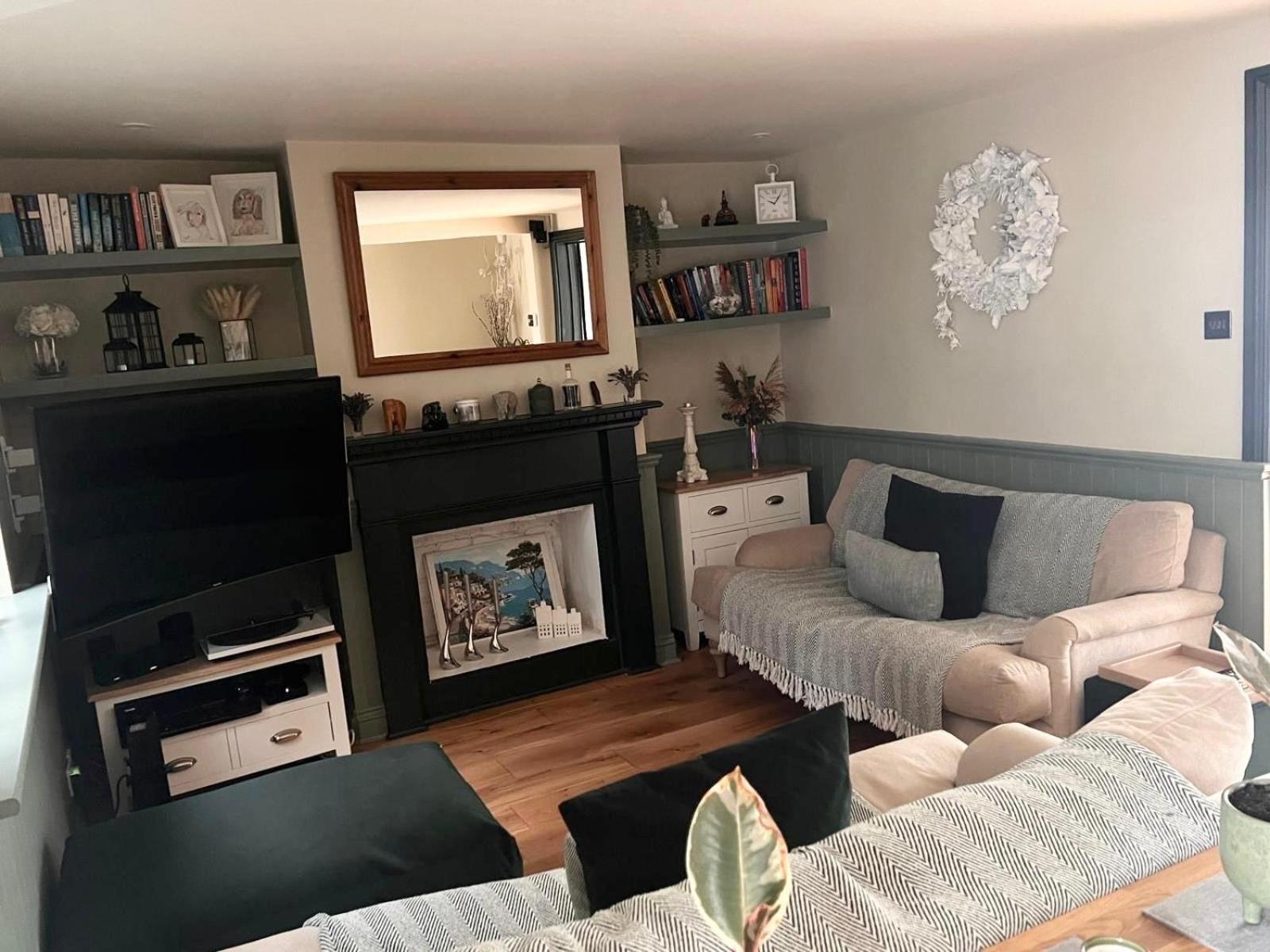 2 Bed With River Views Holiday home