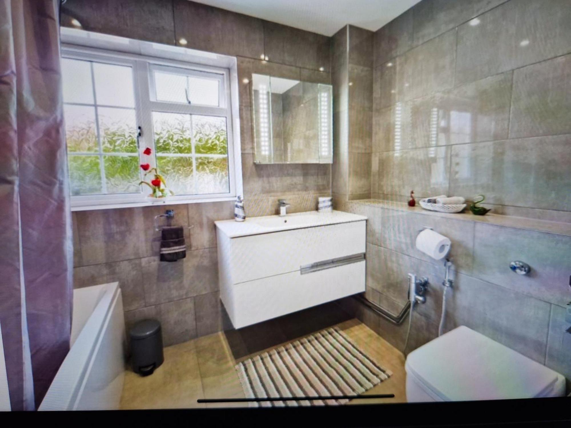 Marlows Diamond 4 Bedroom *
