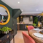 The Palm Cottage Marlow
