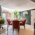 The Palm Cottage Marlow