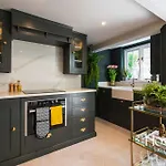 The Palm Cottage Marlow