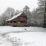Private Estate Lake Lodge-Cabin Near River Thames