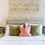 Elegant, Luxury Family Apartment! Marlow Town Centre, Walk To Pubs