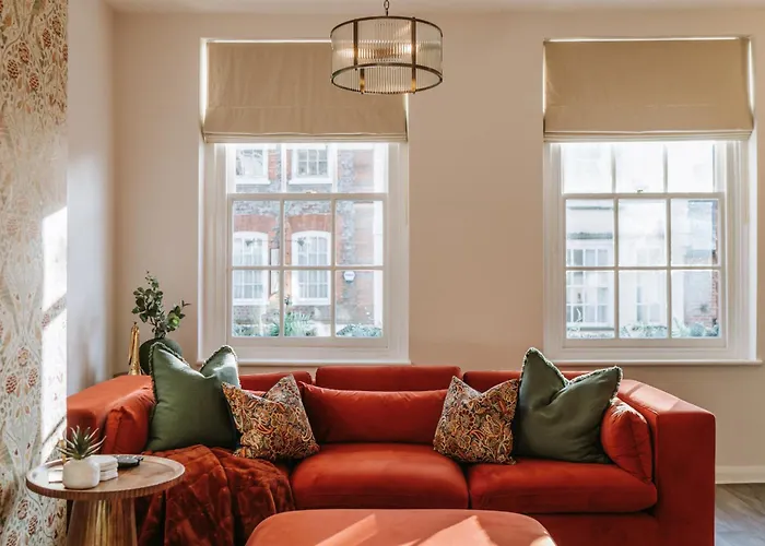 Elegant, Luxury Family Apartment! Marlow Town Centre, Walk To Pubs