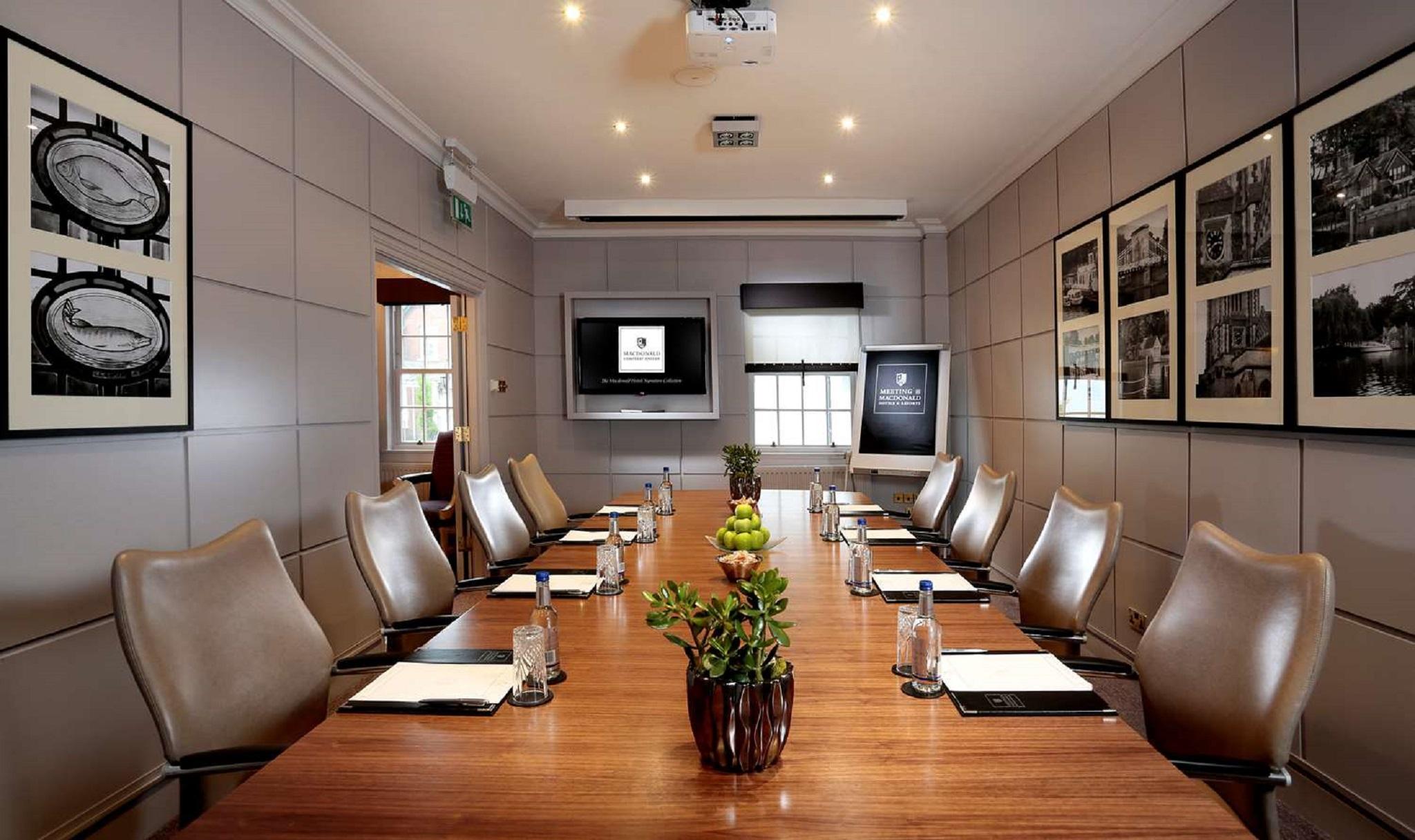 Macdonald Compleat Angler Hotel 4*