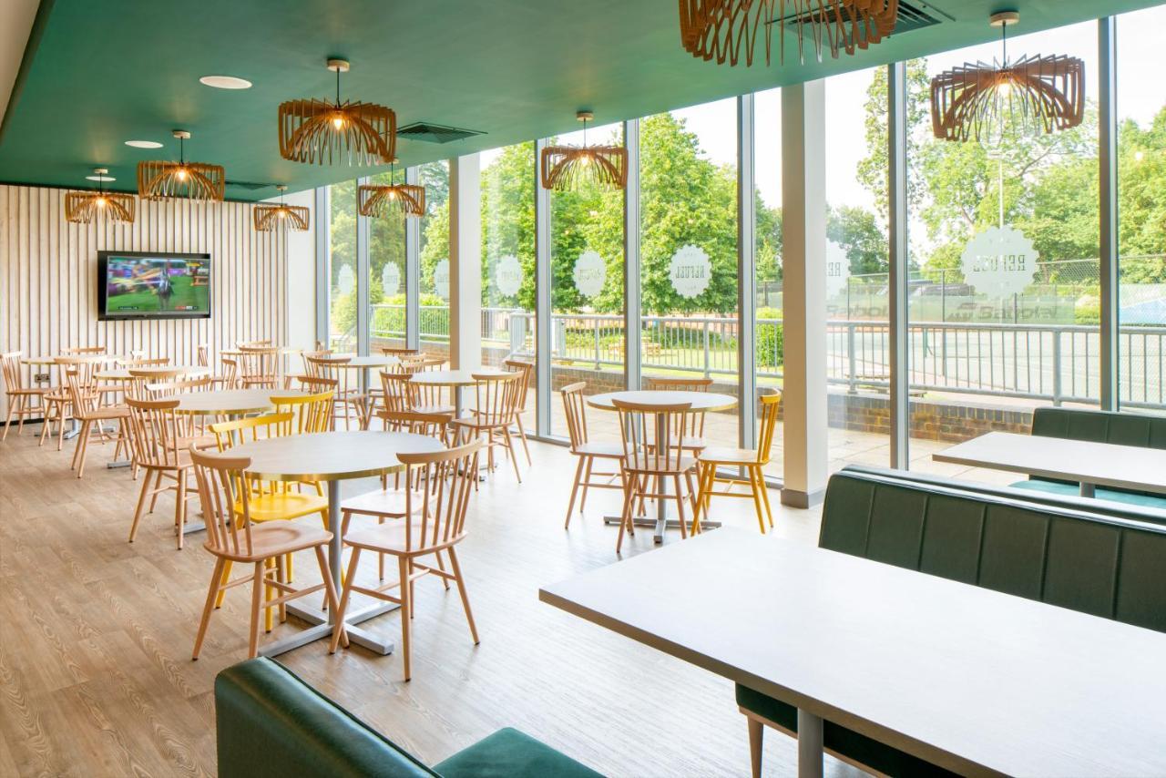 Hotel Bisham Abbey National Sports Centre Marlow (Buckinghamshire)