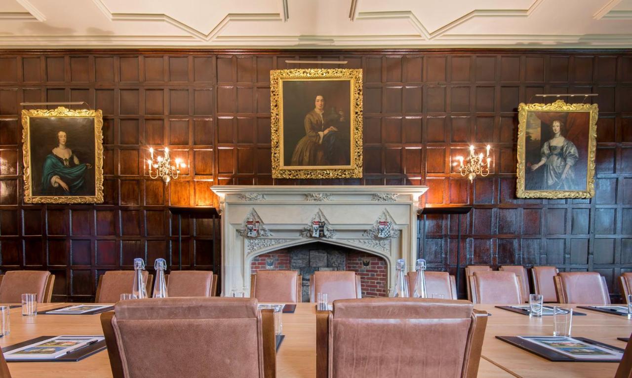 Hotel Bisham Abbey National Sports Centre 3*