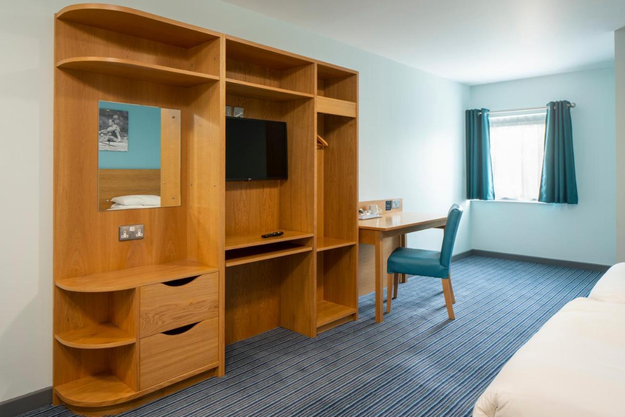 Hotel Bisham Abbey National Sports Centre 3*