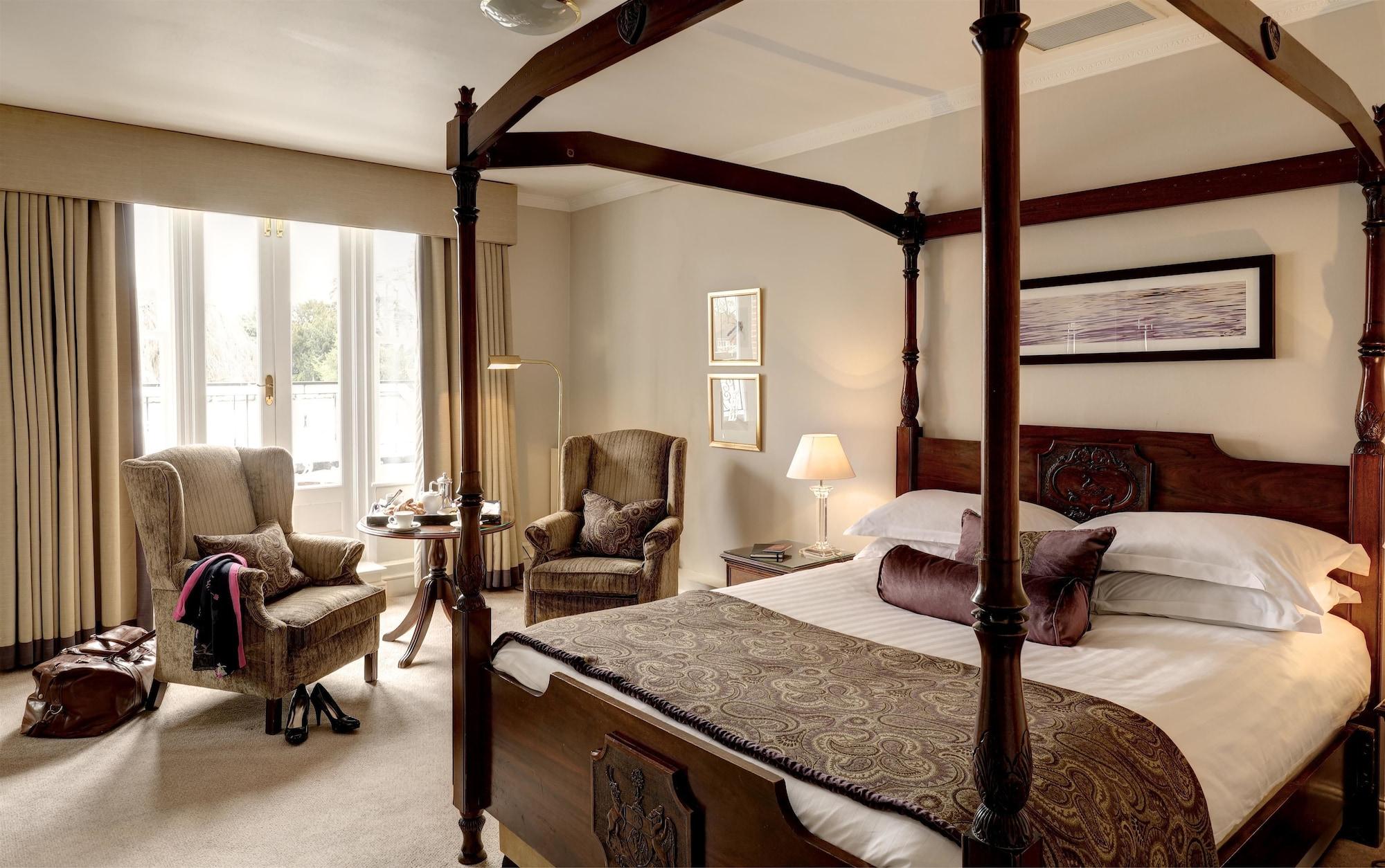 Macdonald Compleat Angler Hotel