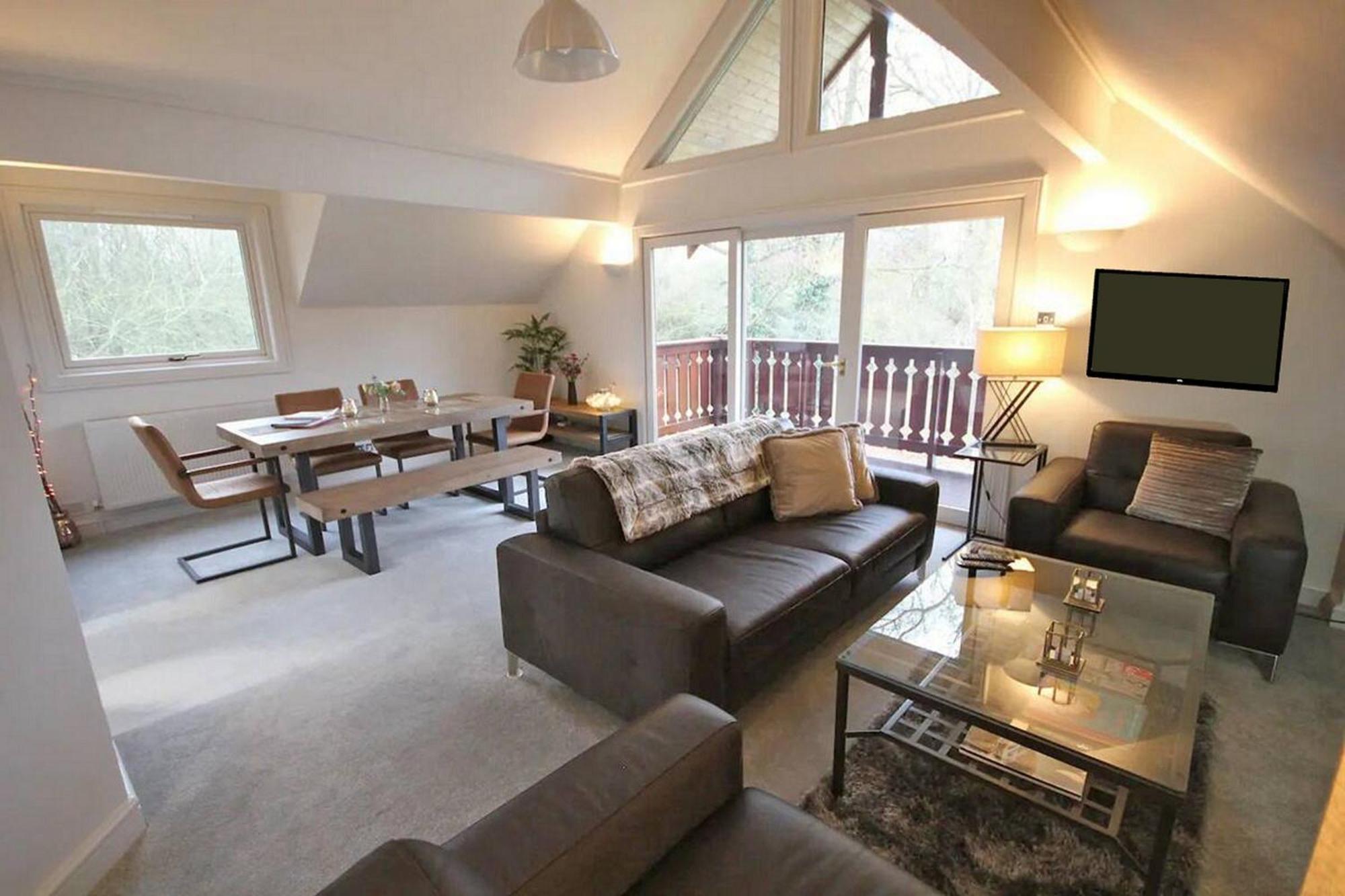 Private Estate Lodge-cabin Near River Thames Marlow (Buckinghamshire)