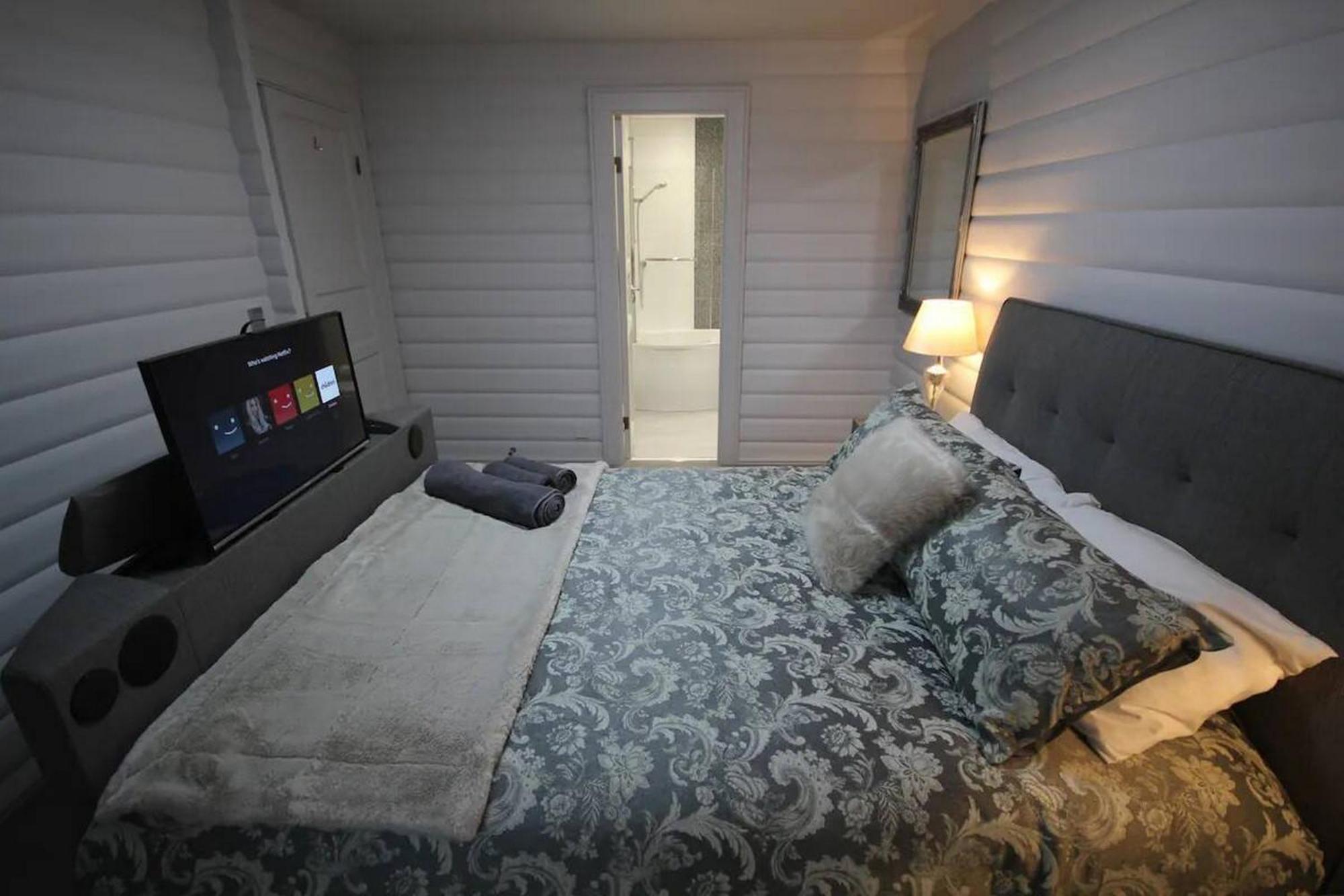 Private Estate Lodge-cabin Near River Thames Holiday home Marlow (Buckinghamshire)