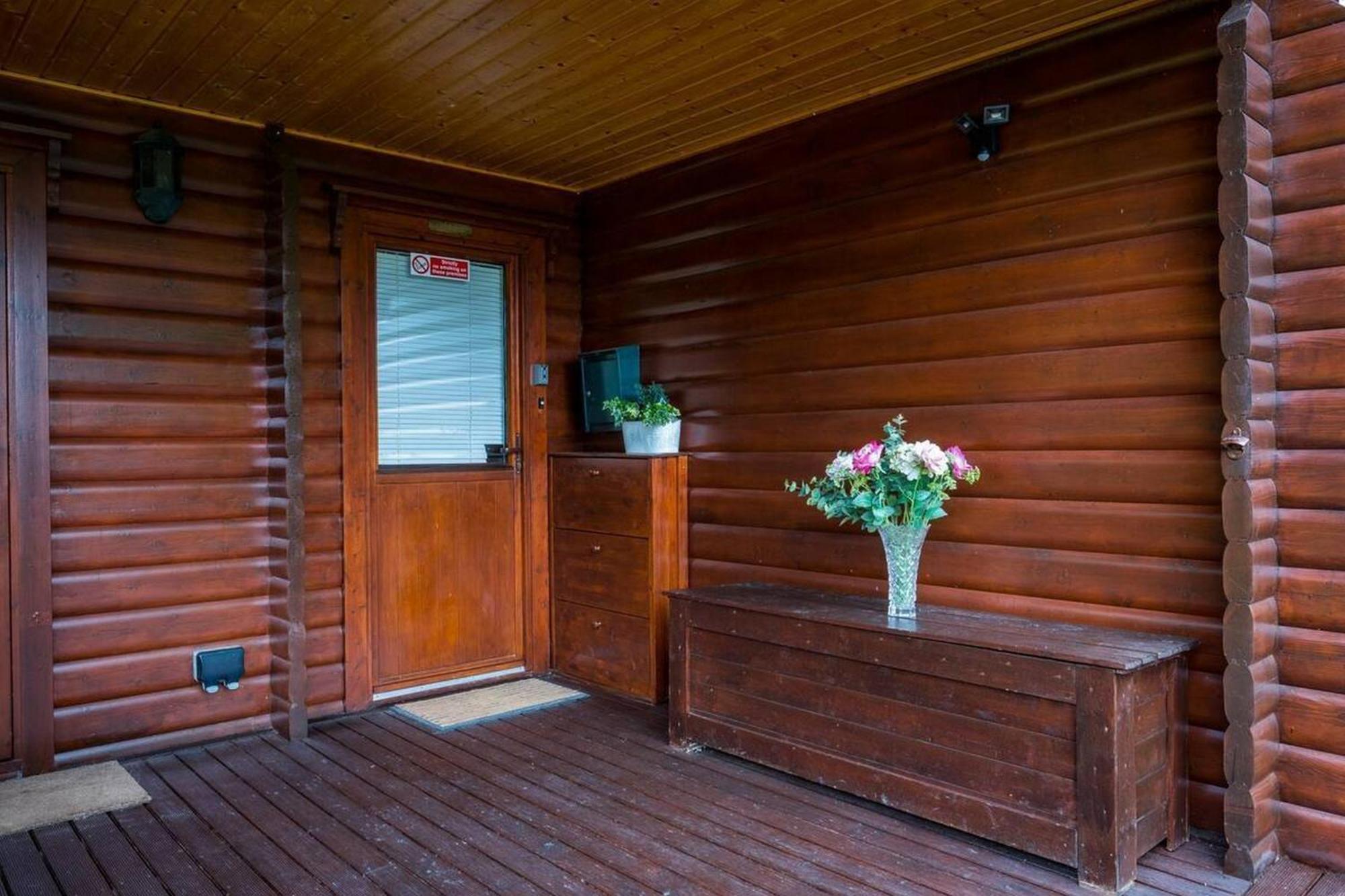Private Estate Lodge-cabin Near River Thames Holiday home *