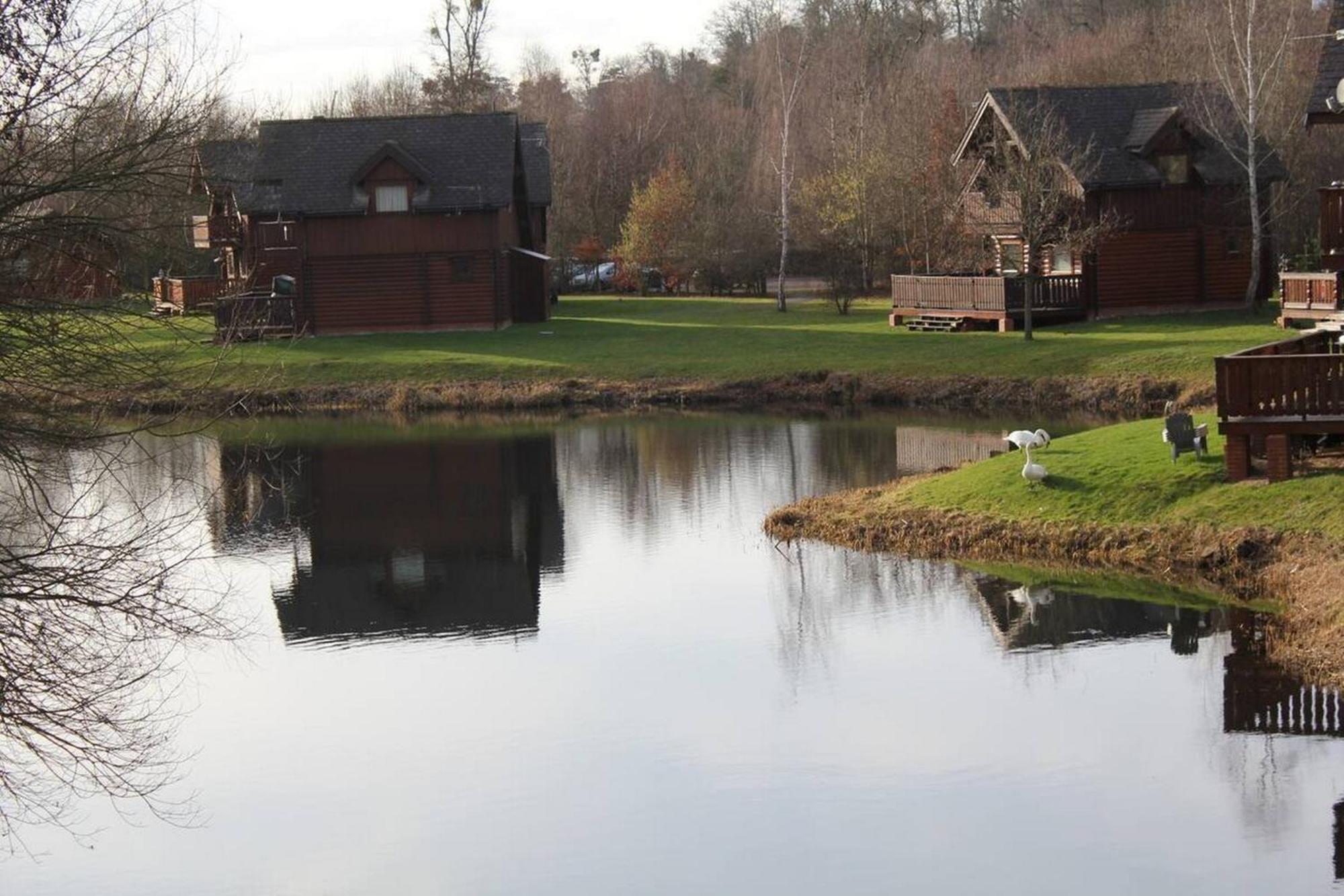 Holiday home Private Estate Lodge-cabin Near River Thames