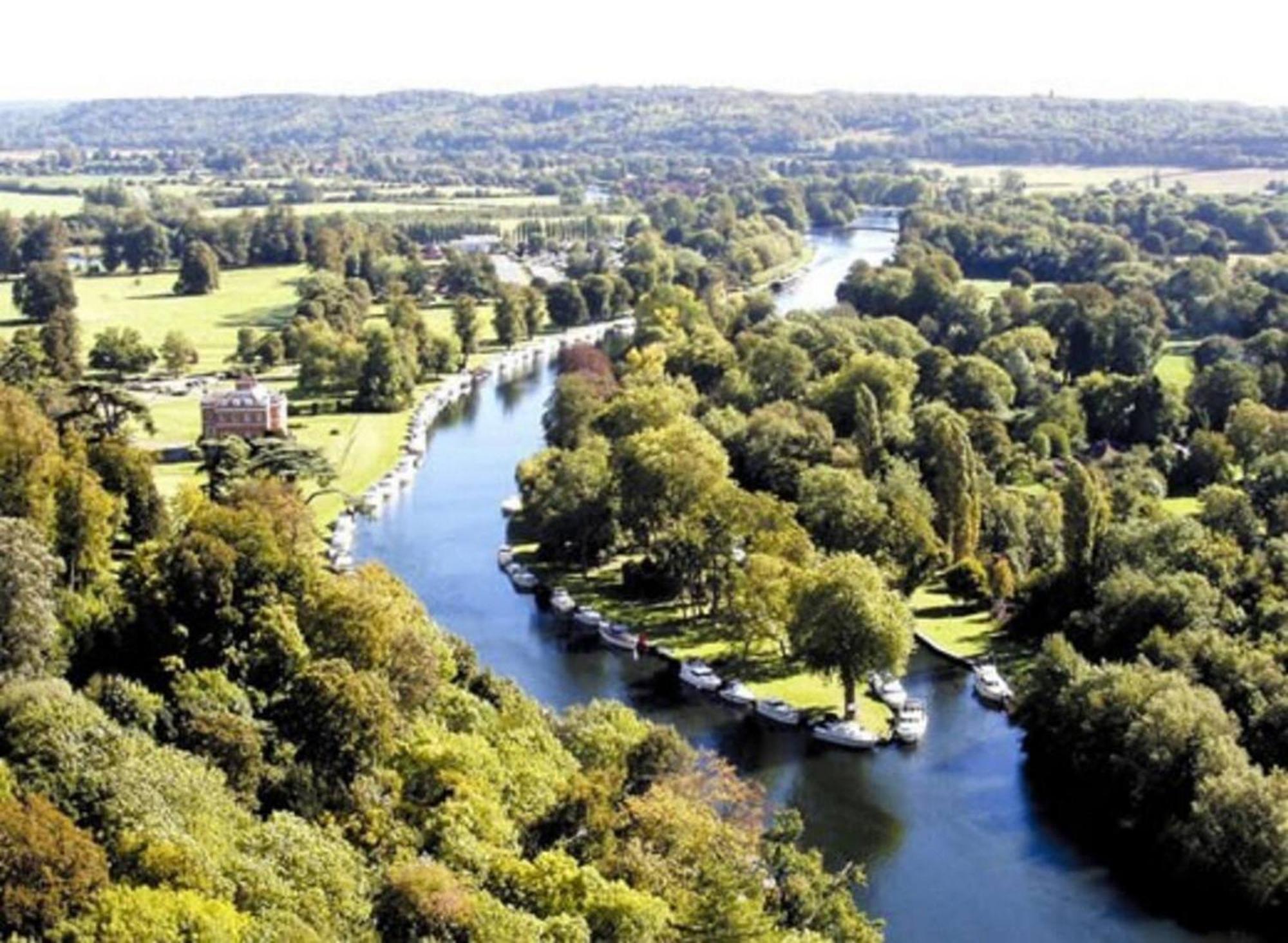 Private Estate Lodge-cabin Near River Thames