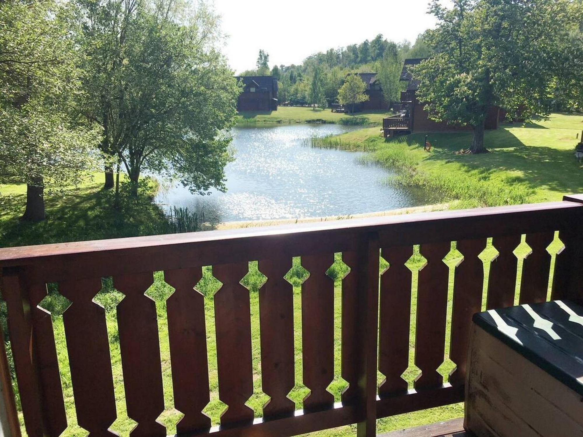 Holiday home Private Estate Lodge-cabin Near River Thames