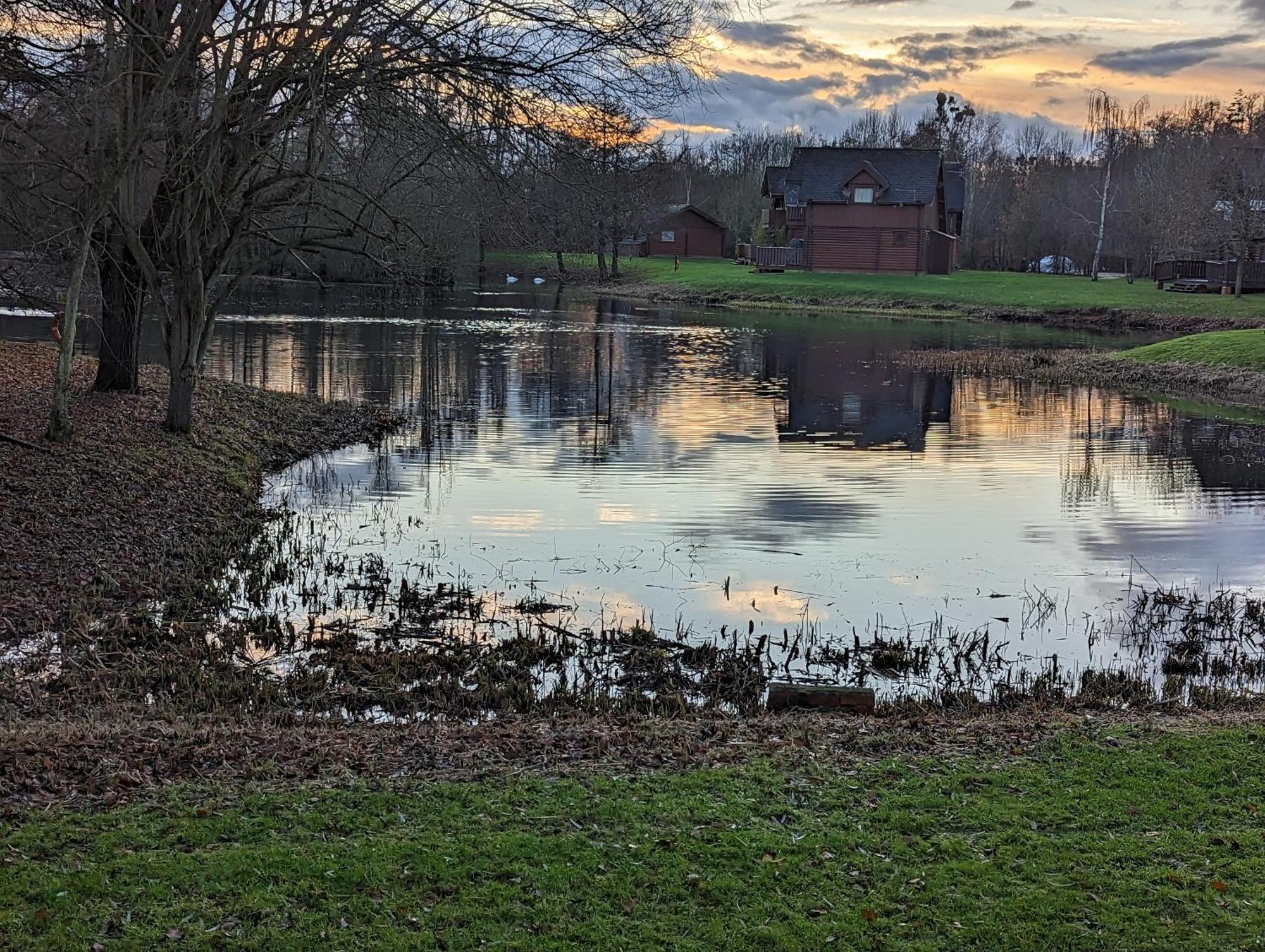 Holiday home Private Estate Lodge-cabin Near River Thames