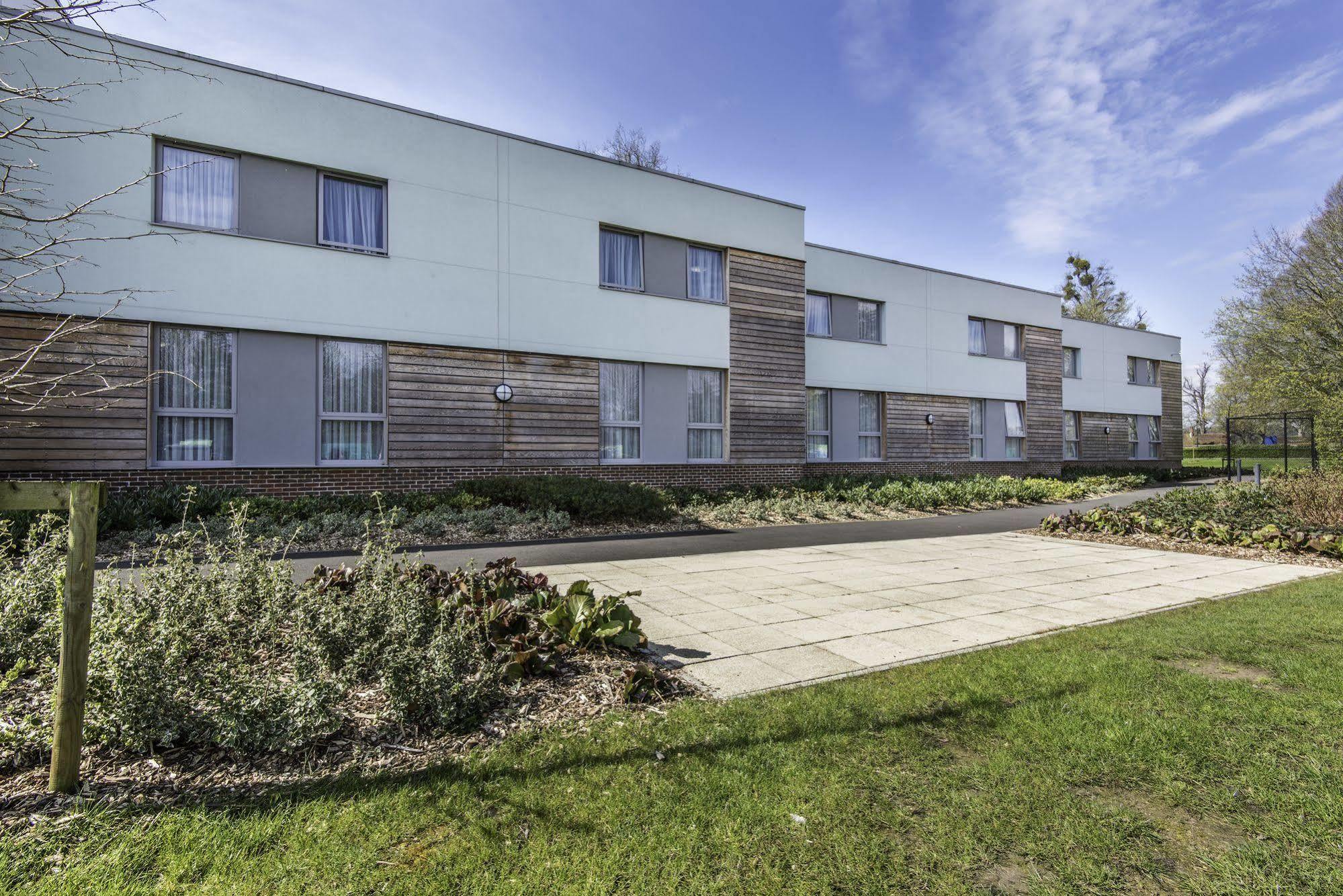 Hotel Bisham Abbey National Sports Centre