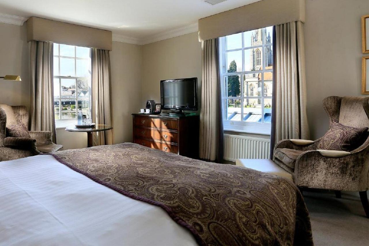 Macdonald Compleat Angler